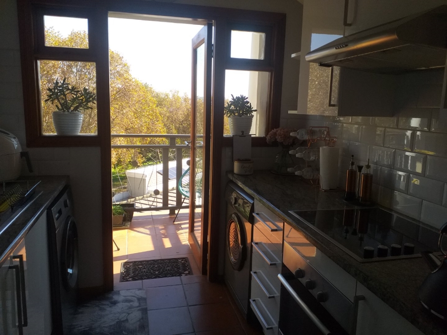 To Let 2 Bedroom Property for Rent in Dunkeld West Gauteng