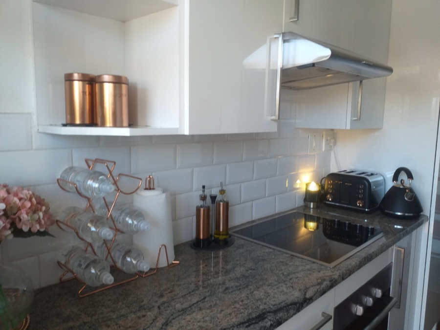To Let 2 Bedroom Property for Rent in Dunkeld West Gauteng
