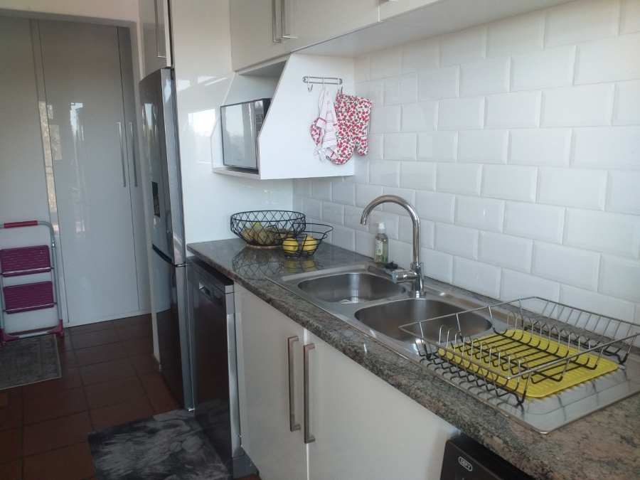 To Let 2 Bedroom Property for Rent in Dunkeld West Gauteng