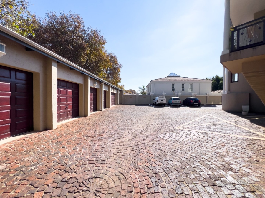 To Let 2 Bedroom Property for Rent in Dunkeld West Gauteng
