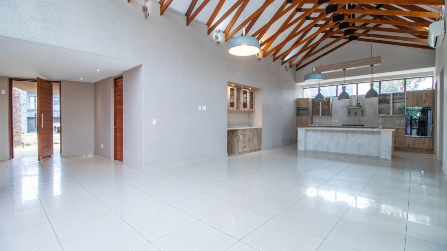 4 Bedroom Property for Sale in Serengeti Lifestyle Estate Gauteng