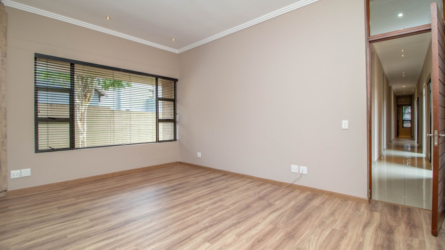 4 Bedroom Property for Sale in Serengeti Lifestyle Estate Gauteng