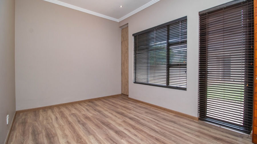 4 Bedroom Property for Sale in Serengeti Lifestyle Estate Gauteng