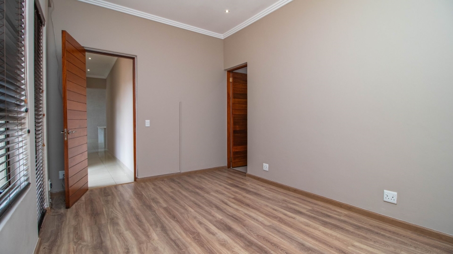 4 Bedroom Property for Sale in Serengeti Lifestyle Estate Gauteng