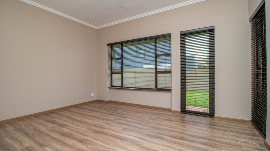 4 Bedroom Property for Sale in Serengeti Lifestyle Estate Gauteng