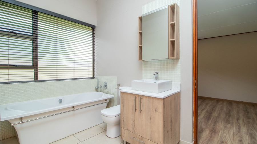 4 Bedroom Property for Sale in Serengeti Lifestyle Estate Gauteng
