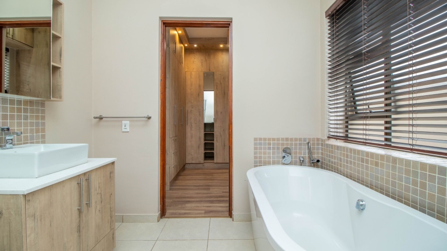 4 Bedroom Property for Sale in Serengeti Lifestyle Estate Gauteng
