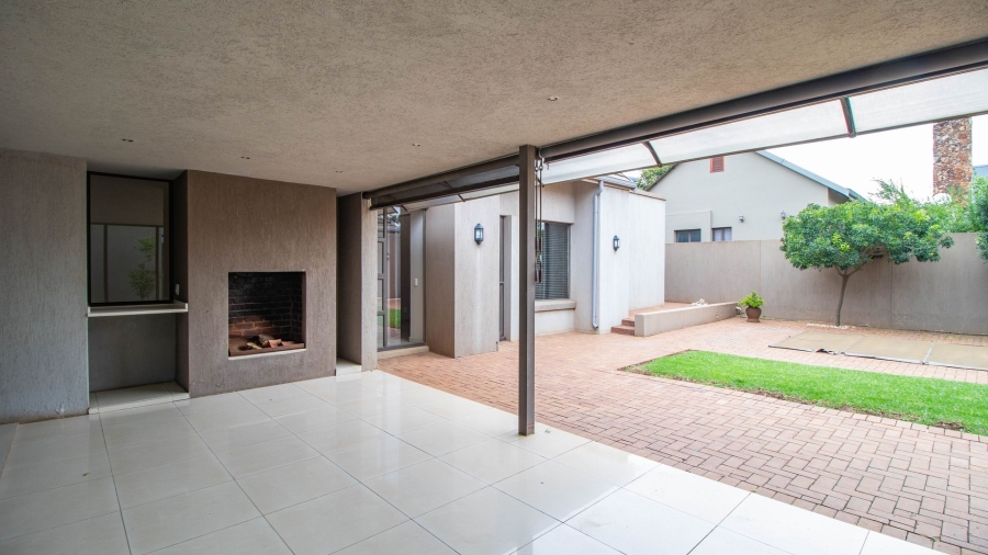 4 Bedroom Property for Sale in Serengeti Lifestyle Estate Gauteng