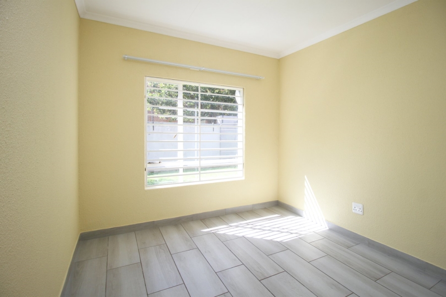 2 Bedroom Property for Sale in Amorosa Gauteng