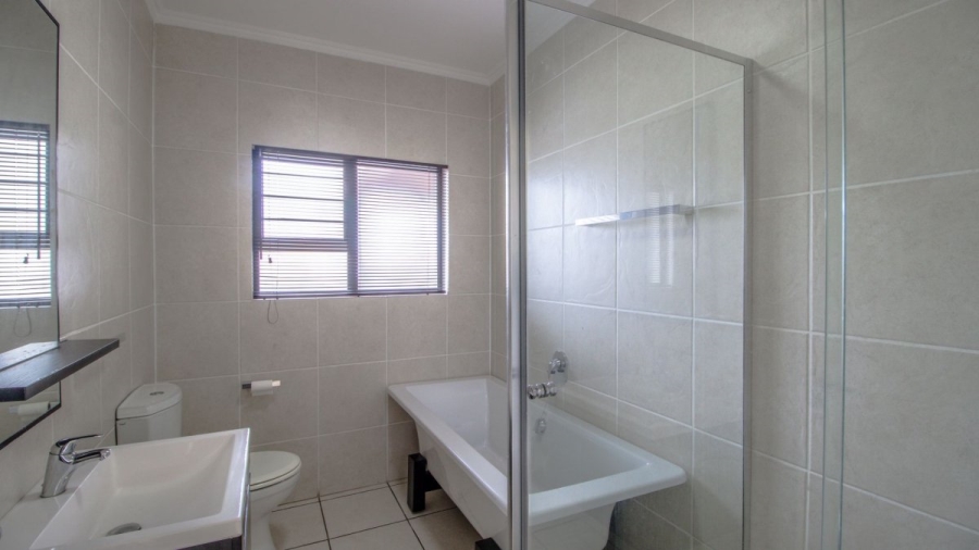 3 Bedroom Property for Sale in Greenstone Gate Gauteng