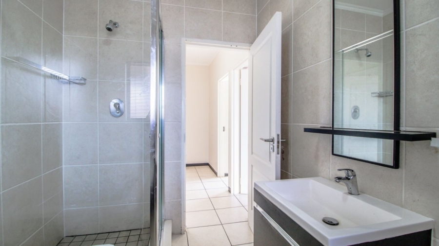 3 Bedroom Property for Sale in Greenstone Gate Gauteng
