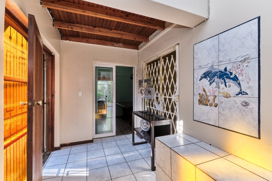 6 Bedroom Property for Sale in Floracliffe Gauteng