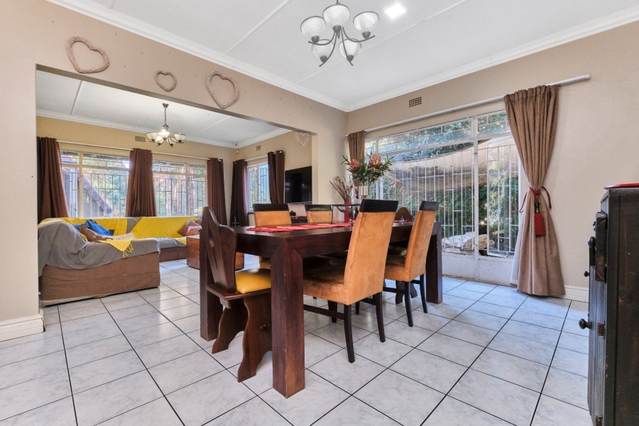 6 Bedroom Property for Sale in Floracliffe Gauteng