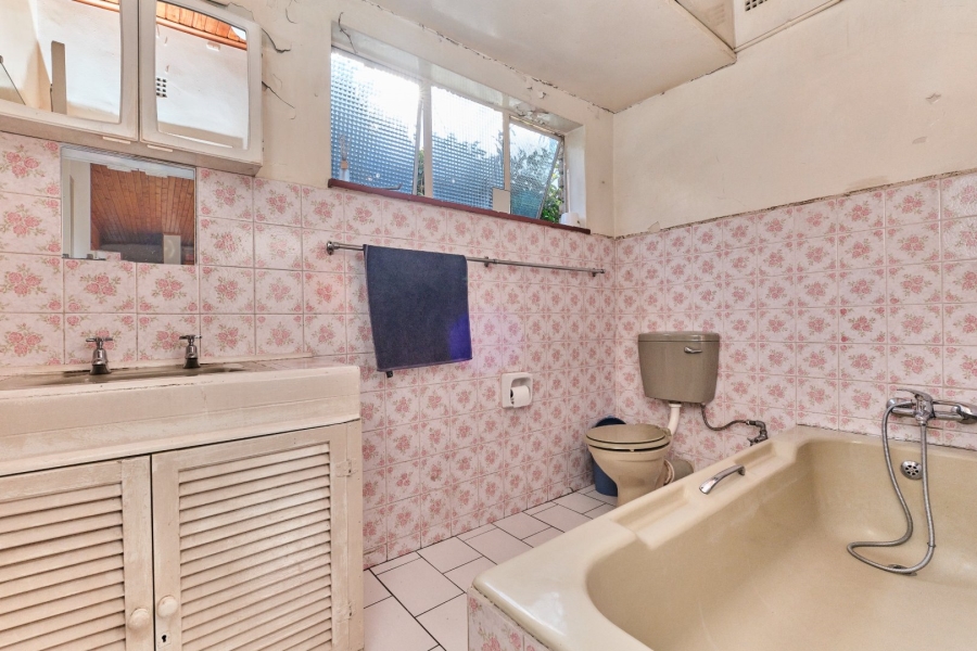 6 Bedroom Property for Sale in Floracliffe Gauteng