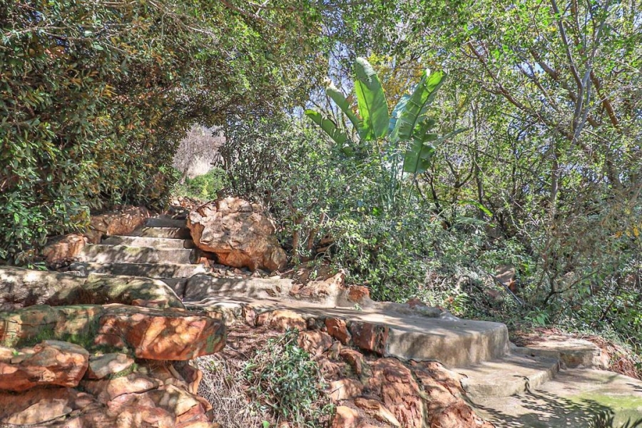 6 Bedroom Property for Sale in Floracliffe Gauteng