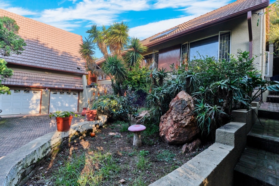 6 Bedroom Property for Sale in Floracliffe Gauteng