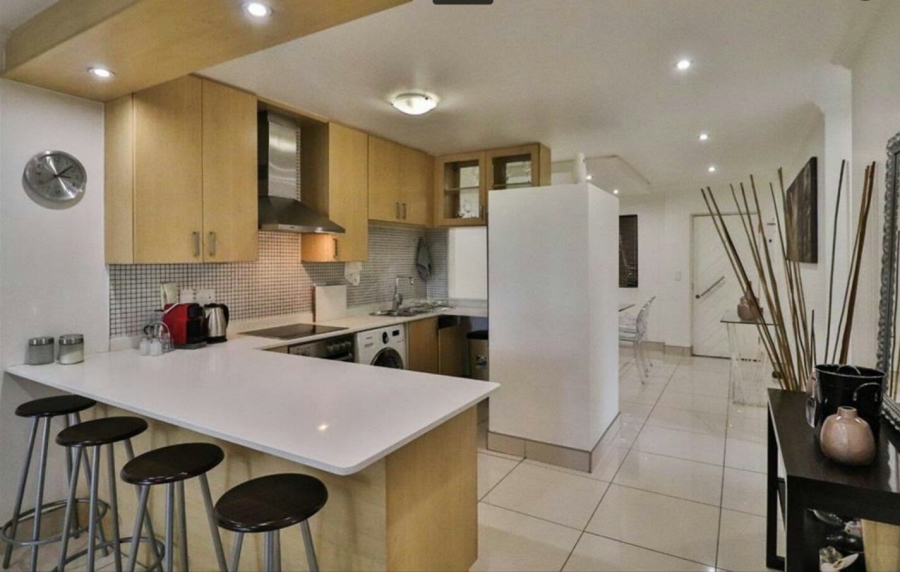 To Let 2 Bedroom Property for Rent in Sandown Gauteng