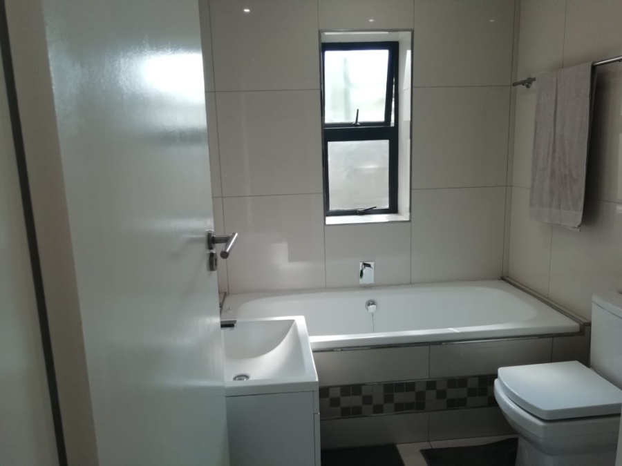 To Let 2 Bedroom Property for Rent in Sandown Gauteng