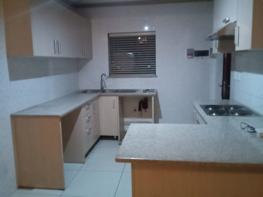 To Let 2 Bedroom Property for Rent in Noordwyk Gauteng