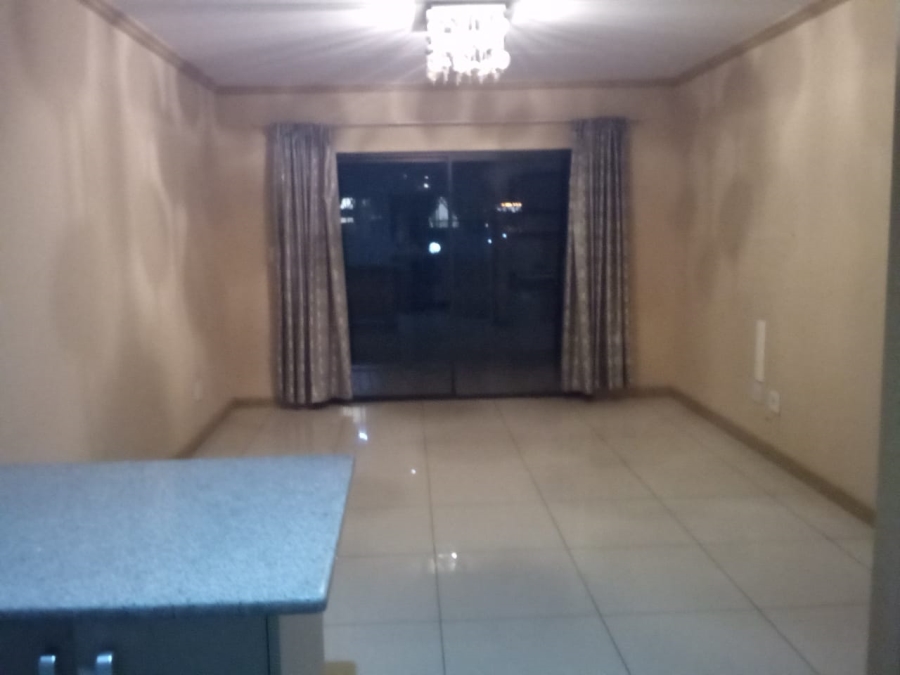 To Let 2 Bedroom Property for Rent in Noordwyk Gauteng