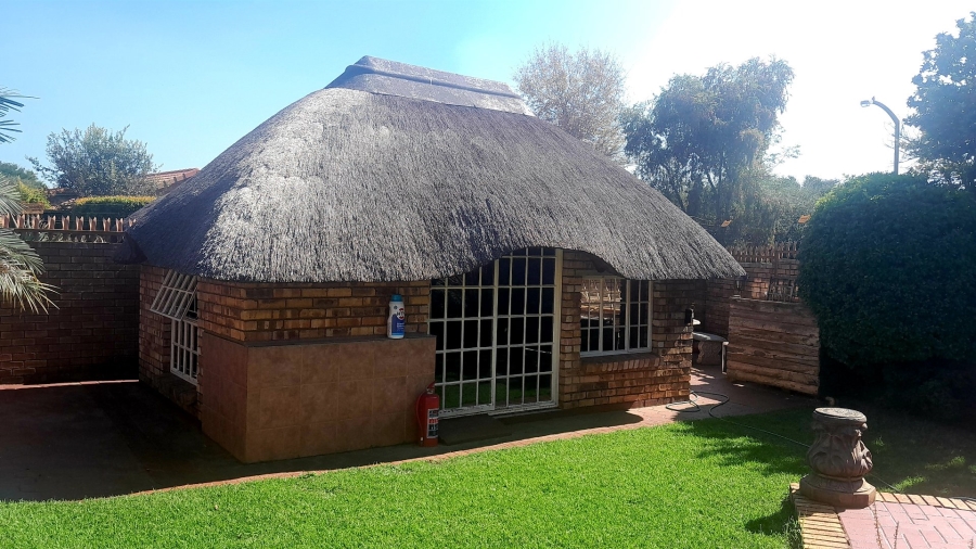 3 Bedroom Property for Sale in Wierda Park Gauteng