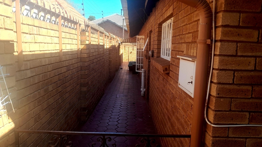3 Bedroom Property for Sale in Wierda Park Gauteng