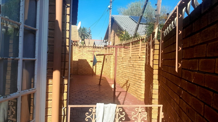 3 Bedroom Property for Sale in Wierda Park Gauteng