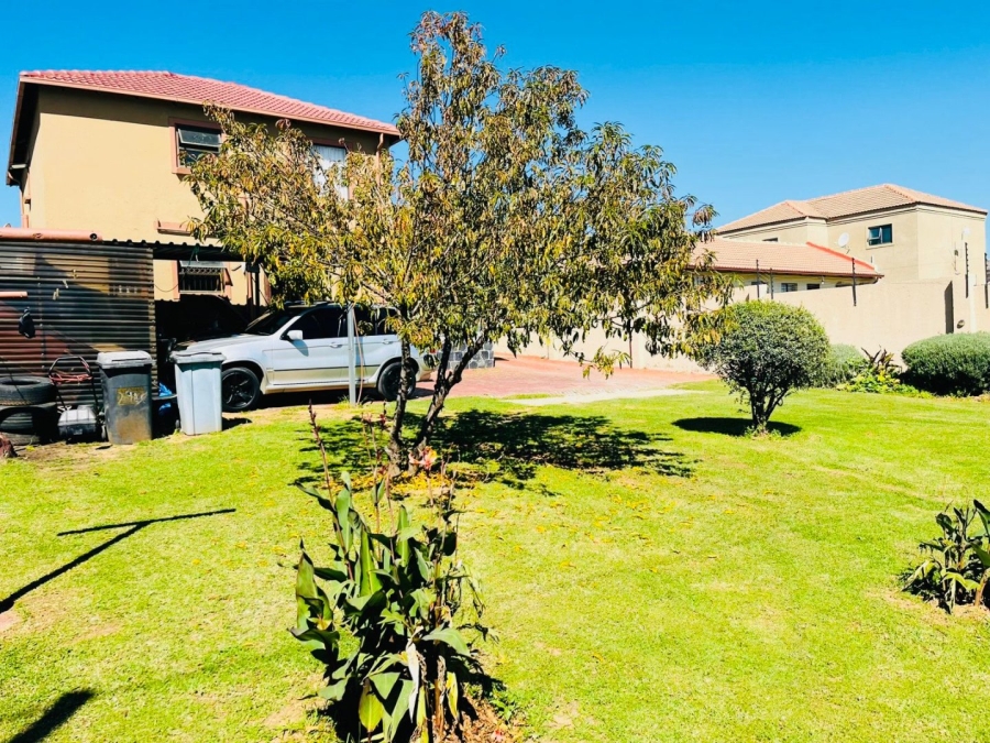 4 Bedroom Property for Sale in Cosmo City Gauteng