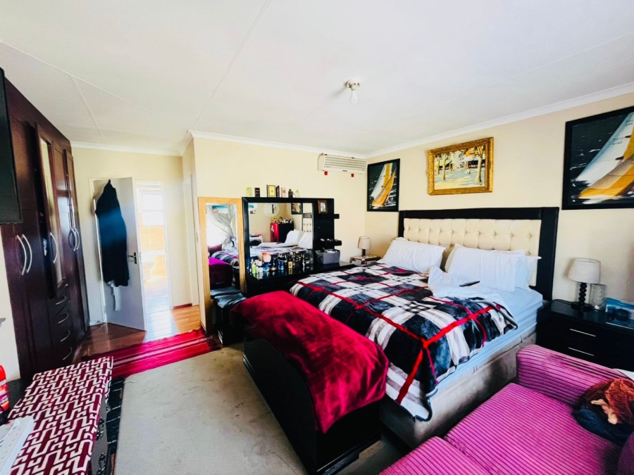 4 Bedroom Property for Sale in Cosmo City Gauteng