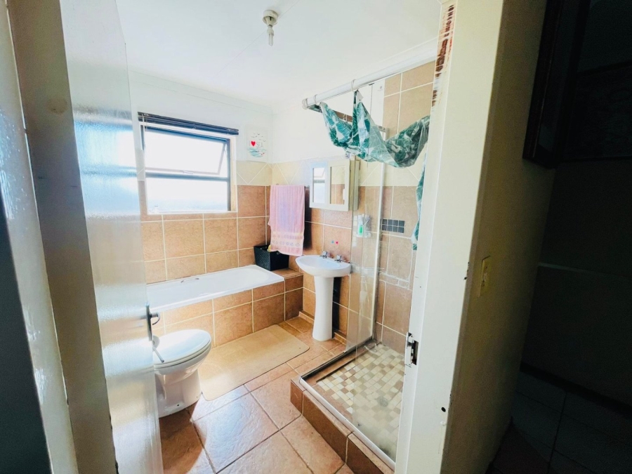4 Bedroom Property for Sale in Cosmo City Gauteng