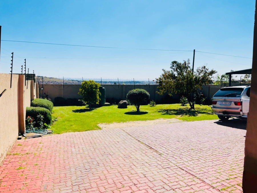 4 Bedroom Property for Sale in Cosmo City Gauteng