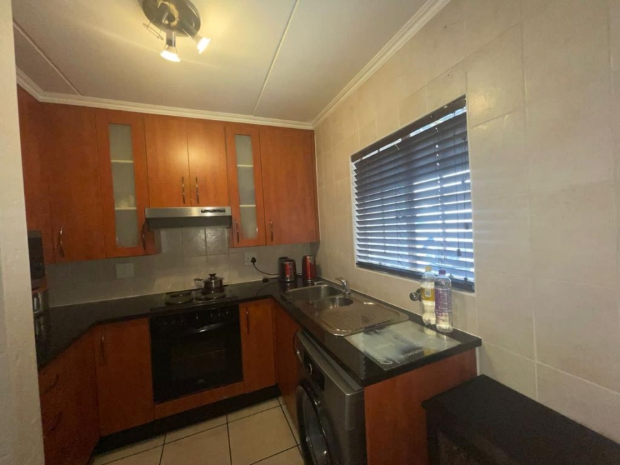 To Let 2 Bedroom Property for Rent in Noordwyk Gauteng