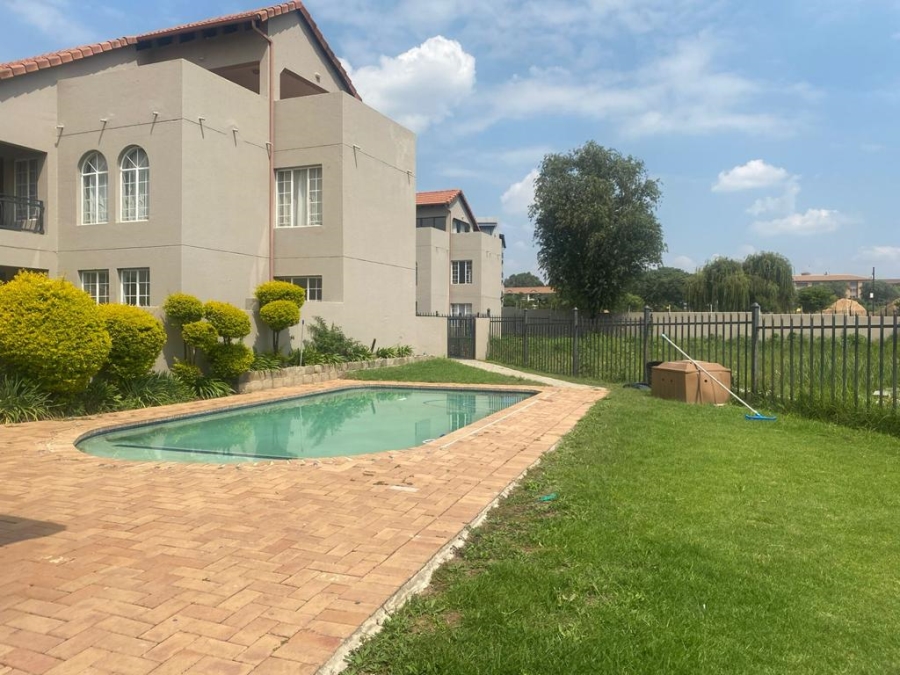 To Let 2 Bedroom Property for Rent in Noordwyk Gauteng