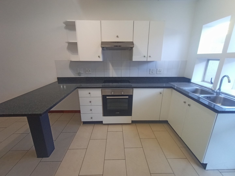 To Let 2 Bedroom Property for Rent in Atholl Gauteng