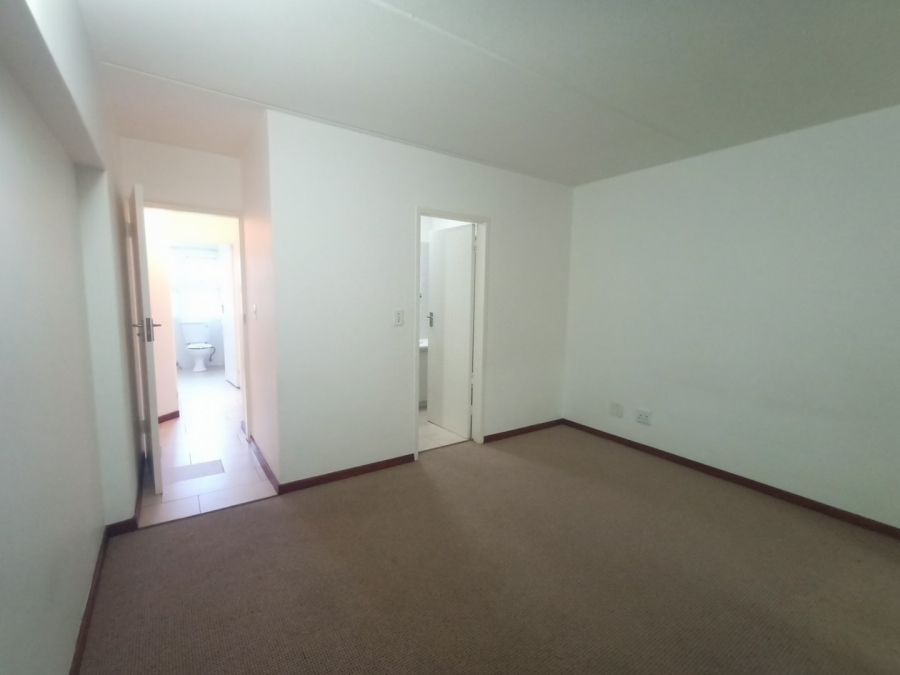 To Let 2 Bedroom Property for Rent in Atholl Gauteng