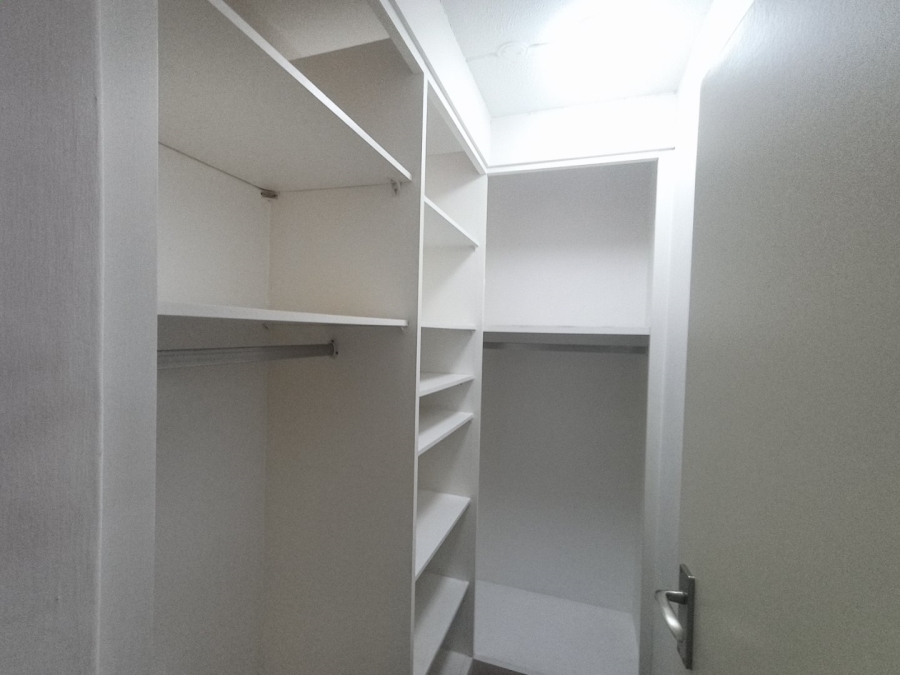 To Let 2 Bedroom Property for Rent in Atholl Gauteng