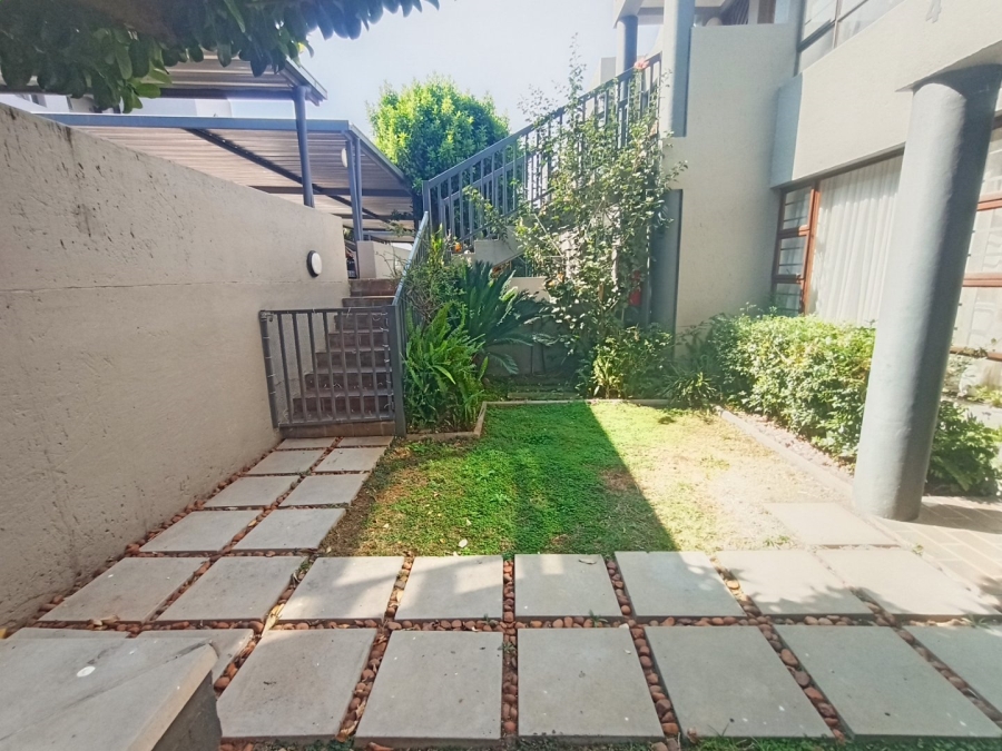 To Let 2 Bedroom Property for Rent in Atholl Gauteng
