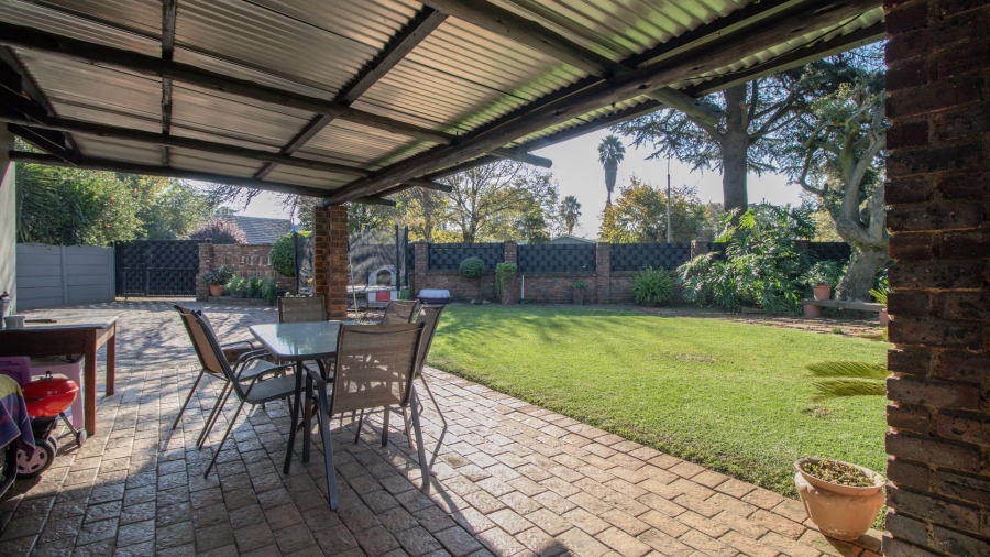 3 Bedroom Property for Sale in Bonaero Park Gauteng