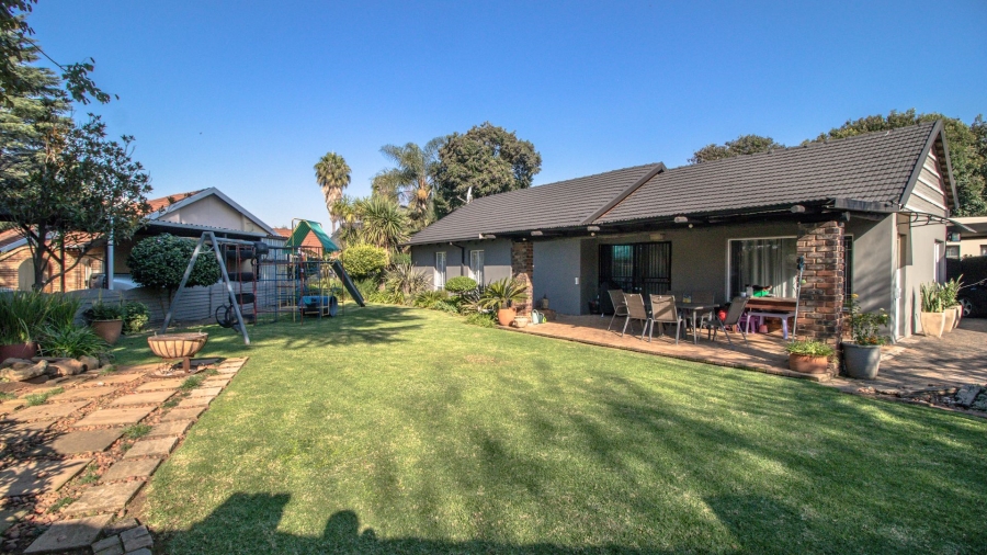 3 Bedroom Property for Sale in Bonaero Park Gauteng