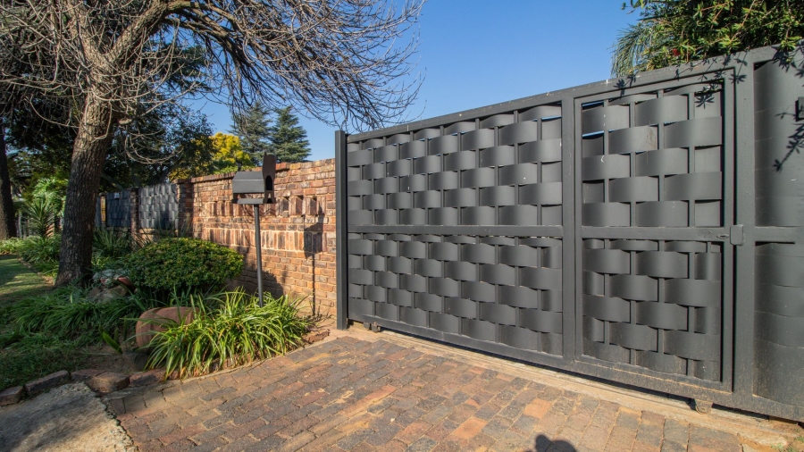 3 Bedroom Property for Sale in Bonaero Park Gauteng