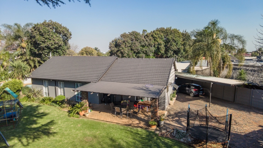 3 Bedroom Property for Sale in Bonaero Park Gauteng