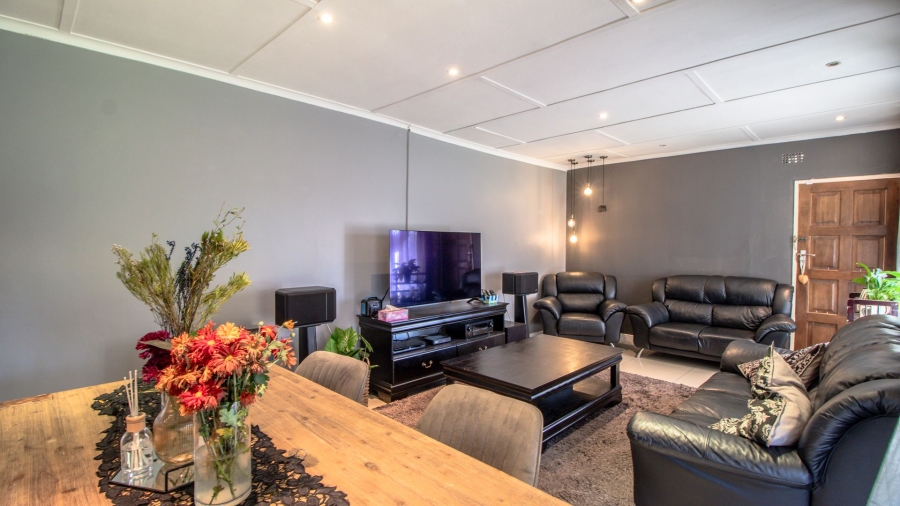 3 Bedroom Property for Sale in Bonaero Park Gauteng