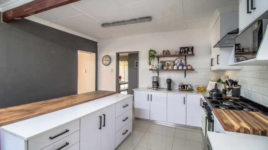 3 Bedroom Property for Sale in Bonaero Park Gauteng