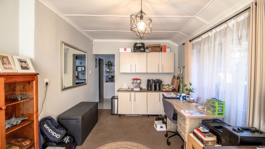 3 Bedroom Property for Sale in Bonaero Park Gauteng