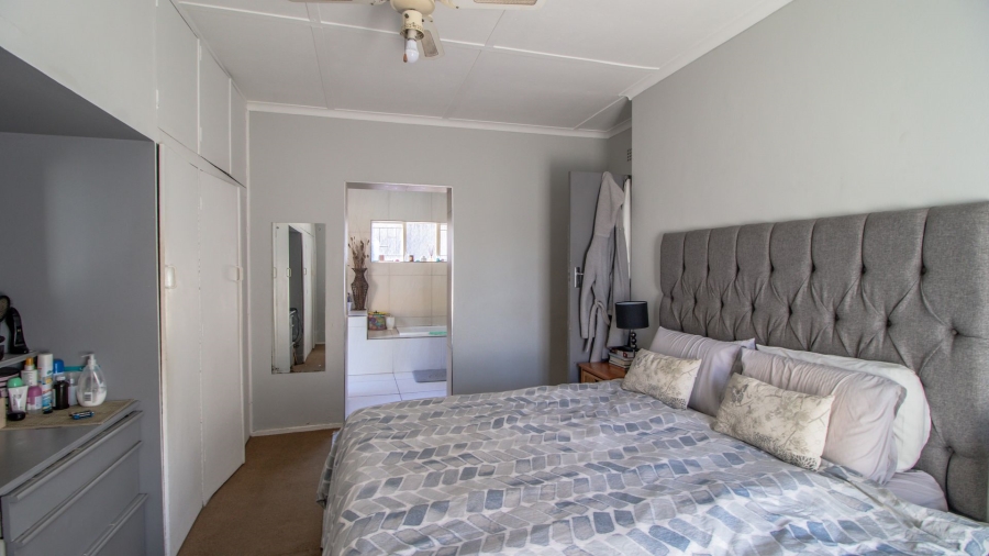 3 Bedroom Property for Sale in Bonaero Park Gauteng
