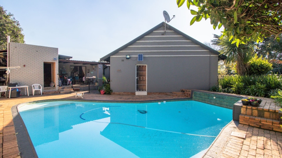 3 Bedroom Property for Sale in Bonaero Park Gauteng