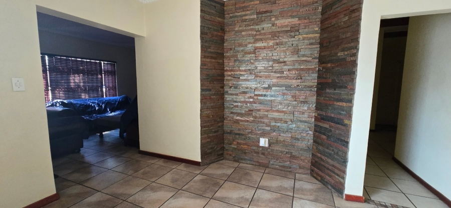 4 Bedroom Property for Sale in Bassonia Gauteng