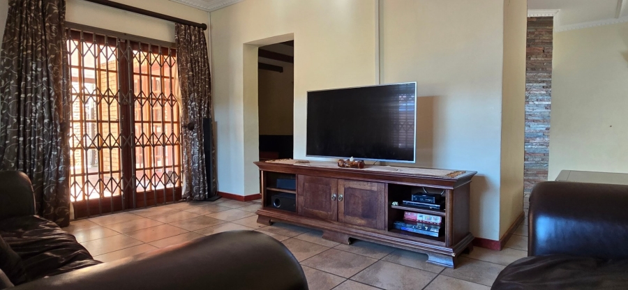 4 Bedroom Property for Sale in Bassonia Gauteng