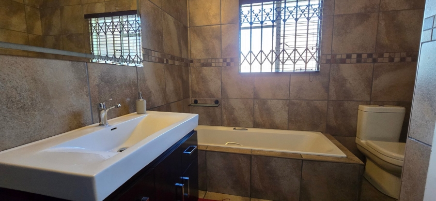 4 Bedroom Property for Sale in Bassonia Gauteng