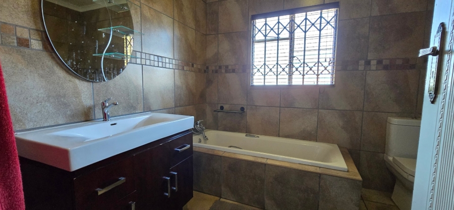 4 Bedroom Property for Sale in Bassonia Gauteng